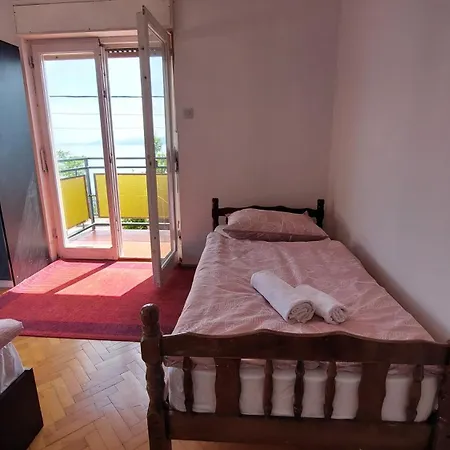 The View, Apartment